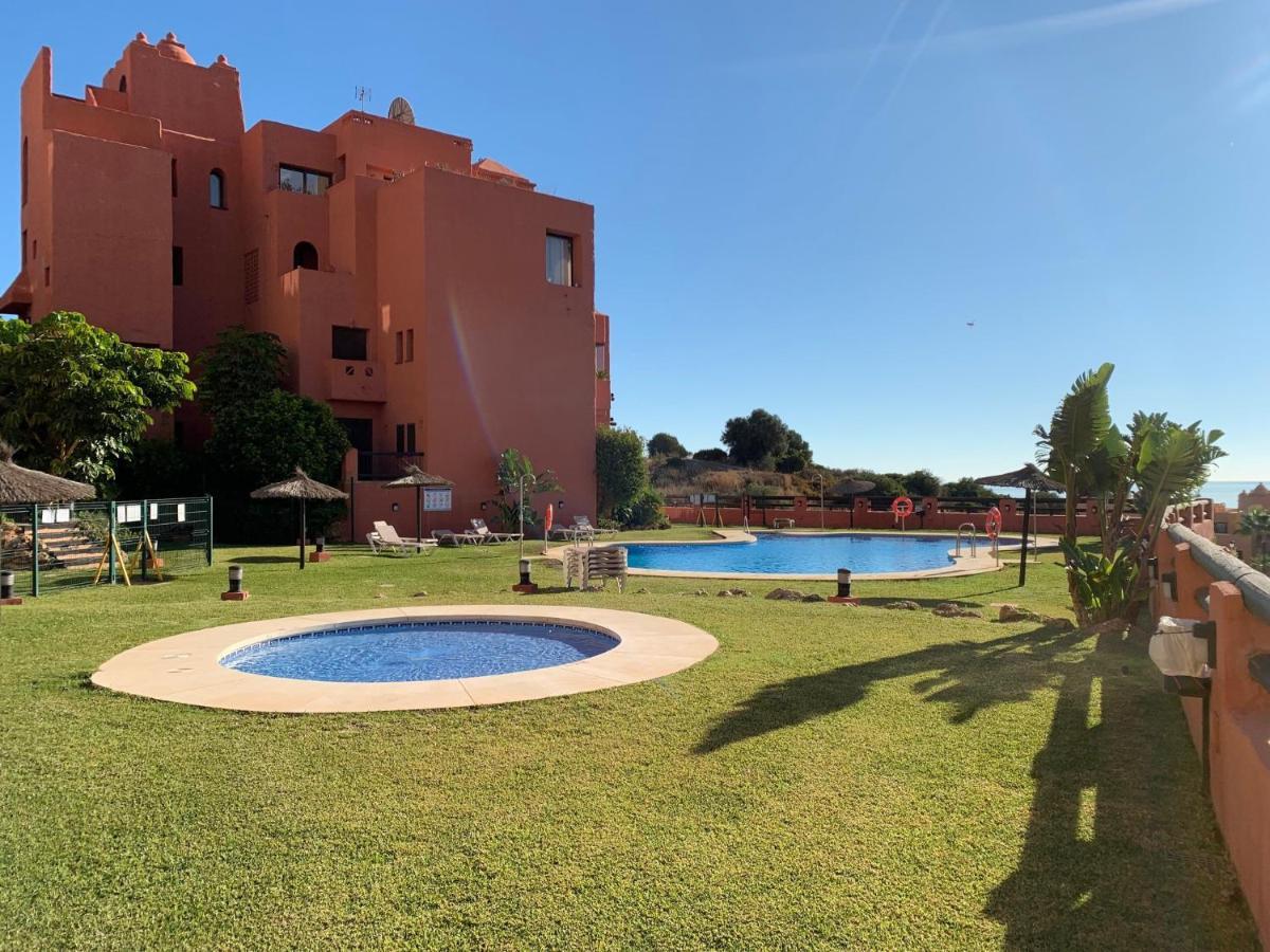 Coto Real 2378 Splendid Views Apartment Манилва Екстериор снимка